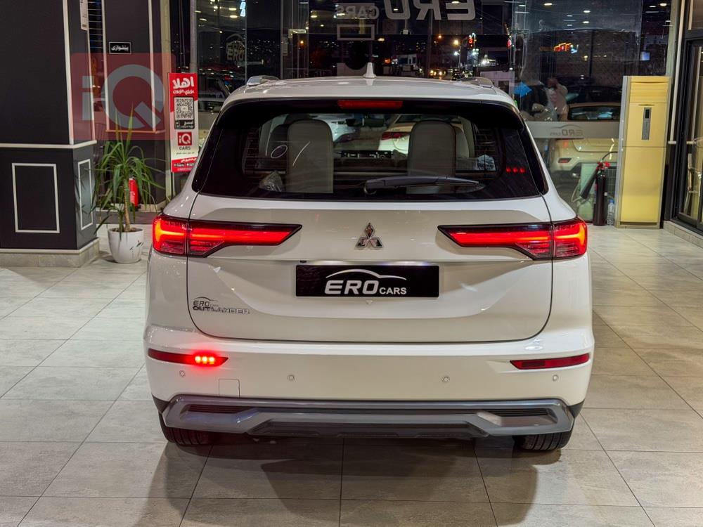 ميتسوبيشي اوتلاندر